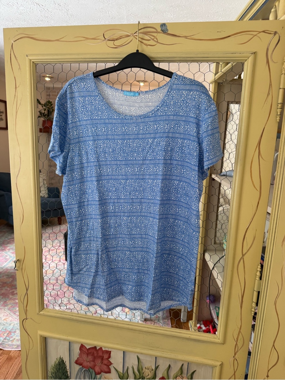 Blue Short-Sleeve Patterned Women’s Top